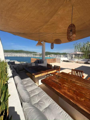 LUXO Casa en Acapulco Zona Brisas Guitarrón con vistas espectaculares y 2 albercas